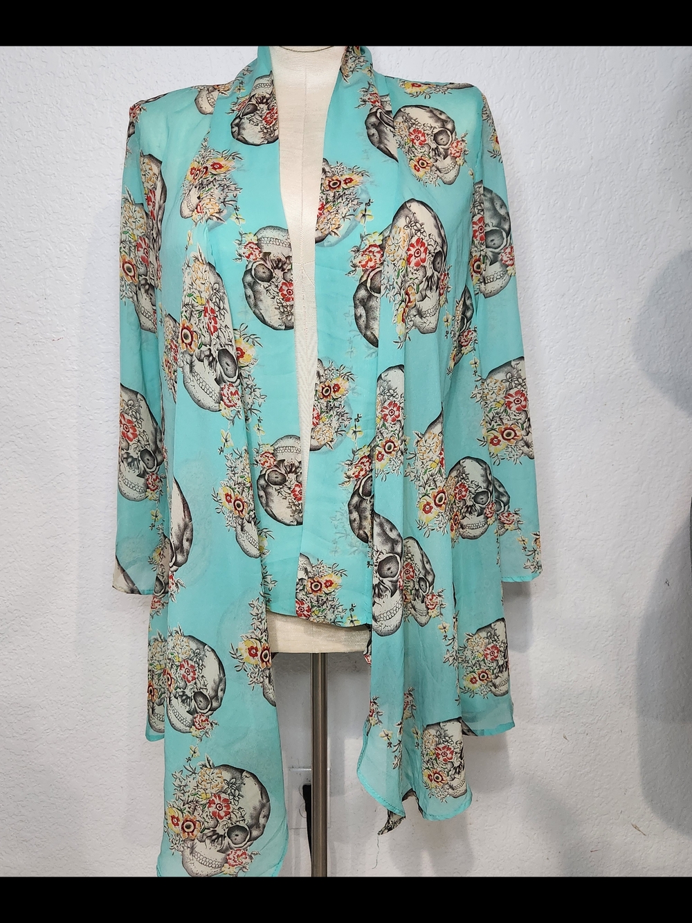 36Point5 Turquoise Skull Print Drape Cardigan